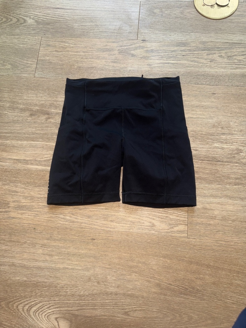 LULU Swift speed high rise short 6’